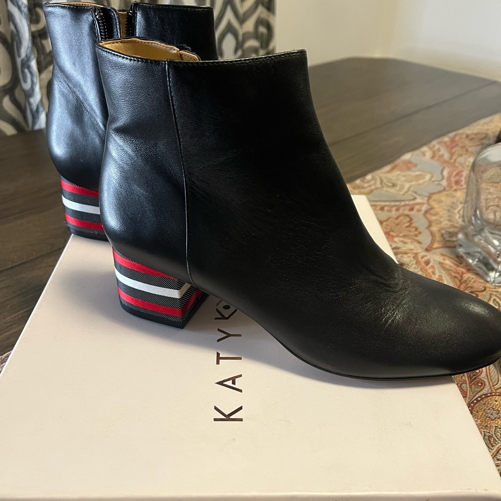 Leather Katy Perry Black Booties, so Cute!